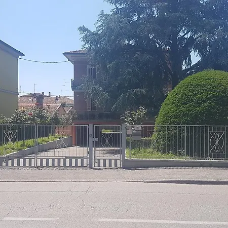 La Casa Dell'amicizia Феррара